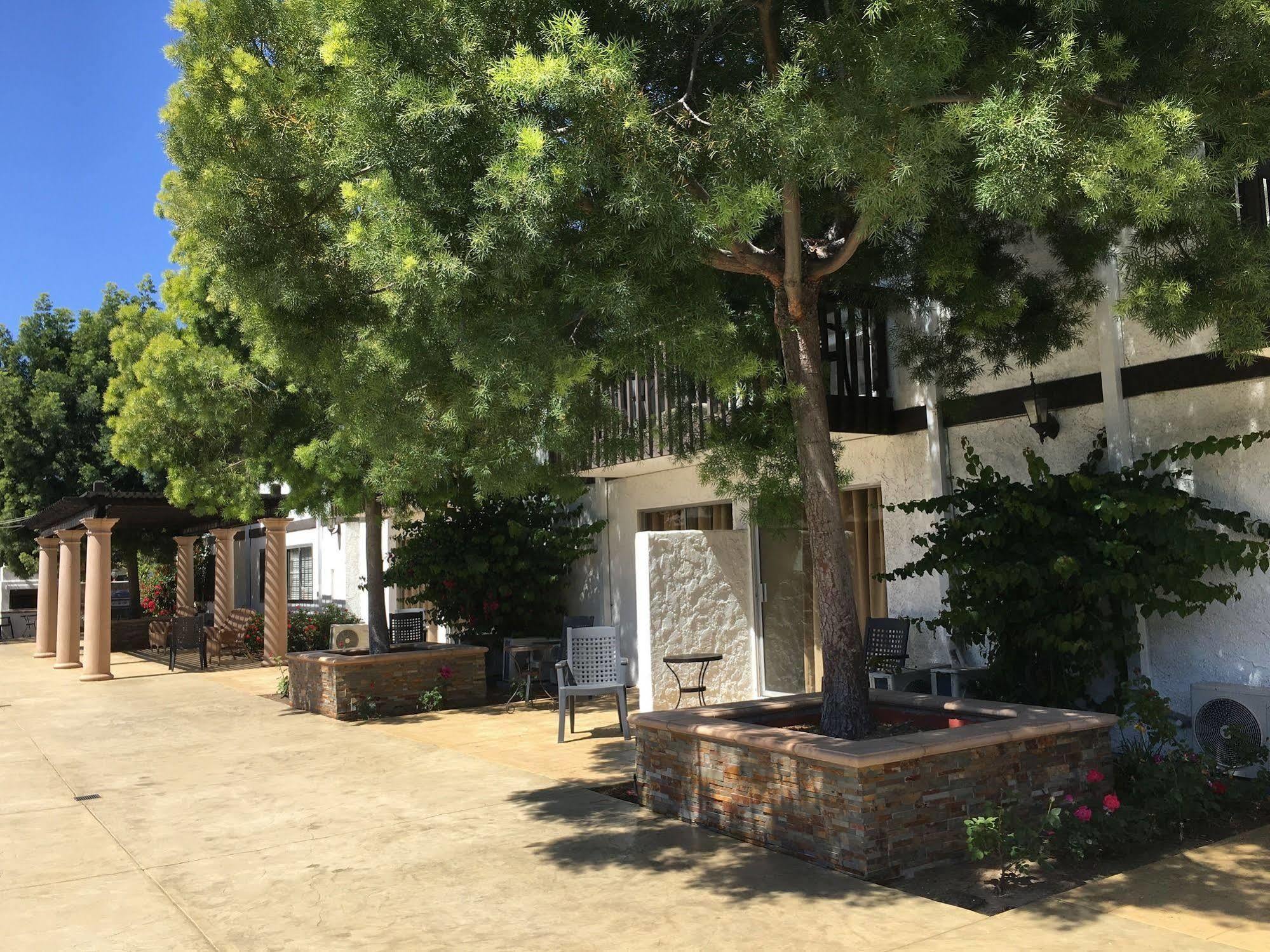 The Lemon Tree Hotel Анахайм Екстериор снимка